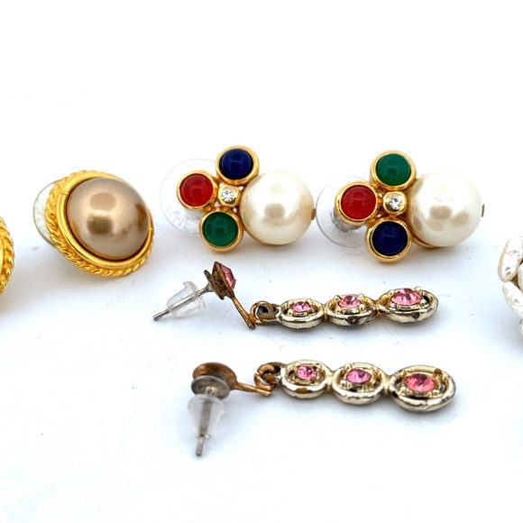 A bundle of 4 pairs of estate sale find vintage earrings - Picture 5 of 8